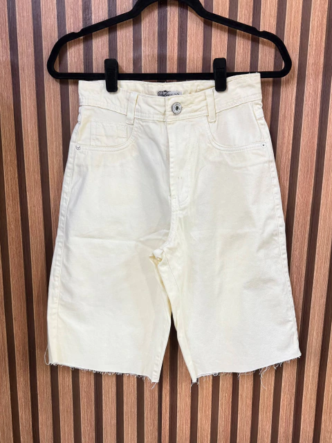 Bermuda jeans. MADAH CO. Tamanho 36.
