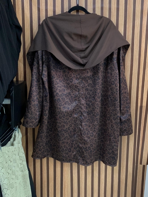 Parka dupla face. Marrom café, animal print. SACKABLES. Tamanho GG.