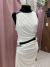 Vestido branco curto em malha. Laços em strass. ZARA. Tamanho G. - comprar online