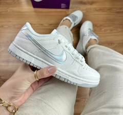 Sb Dunk Low Holographic Gray