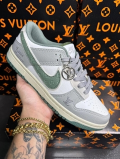 SB Dunk Low x Louis Vuitton Green - comprar online