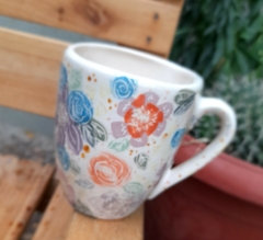 Taza florecida, cerámica artesanal pintada a mano - Pace cerámica