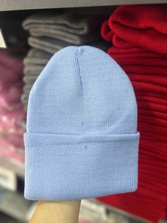 GORRITO LANA LISO CELESTE - comprar online