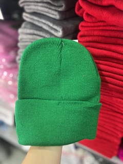 GORRITO LANA LISO VERDE - comprar online