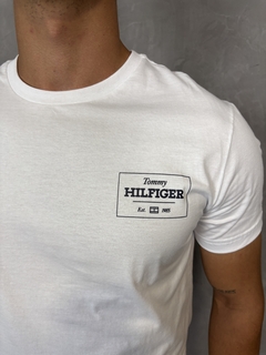 CAMISETA ESTAMPADA TOMMY HILFIGER - comprar online
