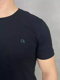 CAMISETA BASICA SLIM OGOCHI - comprar online