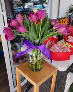 Tulipanes en jarron