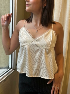 Musculosa Saten print en tono Ornella