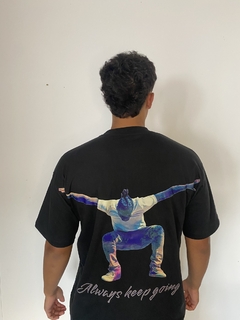 REMERA OVERSIZE-MODELO STYLE en internet