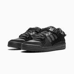 FORUM BAD BUNNY TOTAL BLACK