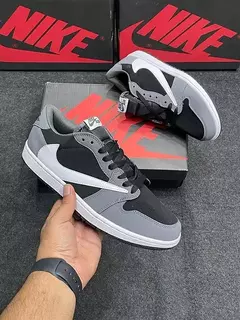 SB TRAVIS SCOTT LOW SILVER