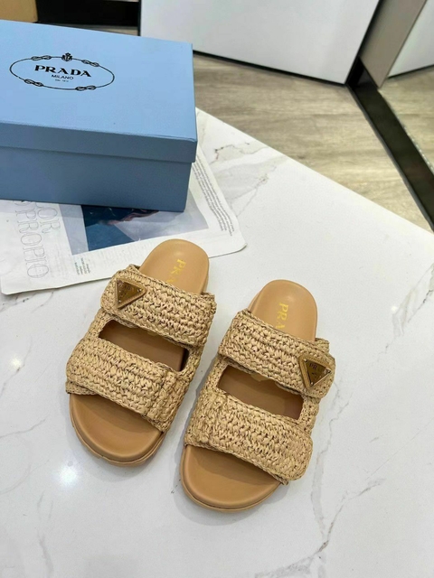 Sandália slide Prada - ráfia bege - comprar online