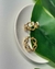 Brinco argola dourada com zirconia