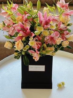 FLOWER BOX PINK CON LILIUMS en internet