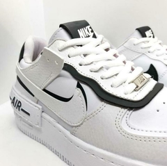 Shadow Blancas con Detalles negros en internet