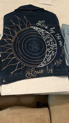 CHAMARRAS DE MEZCLILLA PINTADA A MANO - tienda en línea