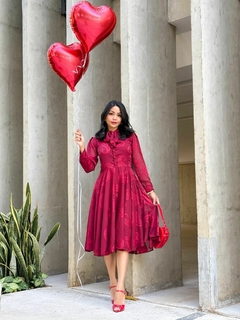 VESTIDO NOTAS DE AMOR COM LAÇO NA GOLA - loja online