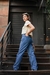Calça Jeans Wide Leg Dois Rasgos na internet