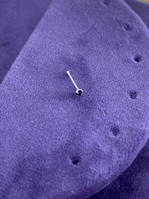 PIERCING NARIZ PEDRINHA PRETA