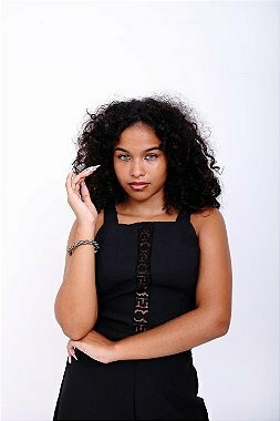 Macaquinho de Alfaiataria com Renda | Leveza, Sofisticação e Modernidade