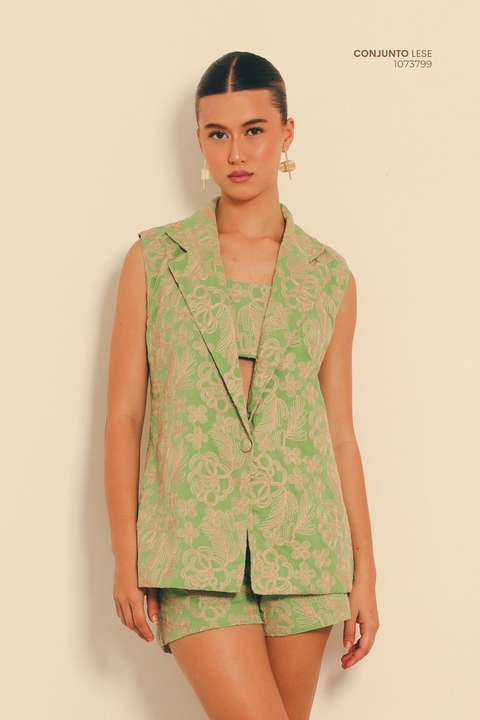 Conjunto de Short e Colete em Lese Bordado – Elegância Leve e Autenticidade no Look - comprar online