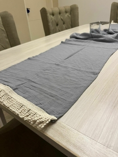 Camino de Gasa gris. - comprar online