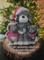 Trio de cachorros natalinos de resina - 33,5cm(A)x36cm(C)