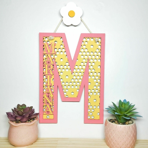 Enfeite Letra Bee Hive com nome - comprar online