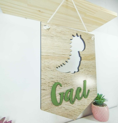 Enfeite porta maternidade flamula