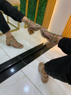 Sandália de salto bloco Gladiadora