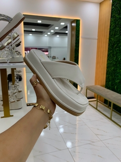Sandália Flat Off-white - comprar online