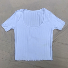 Remera cuello U