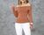 Blusa ombro a ombro Lili na internet