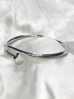 Brazalete diseño clavo - Rolyn MX