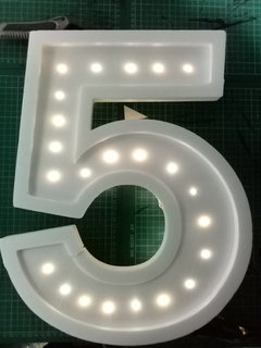 Corpóreo Número o Letra con iluminación led para Evento 55cms diámetro - comprar online