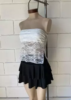 Top encaje strapless frunce y tajos laterales