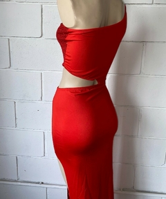 VESTIDO LARGO UN HOMBRO CON TAJO LATERAL (DISPONIBLE EN BLANCO NEGRO Y ROJO) - comprar online