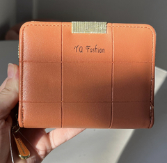 BILLETERA MEDIANA MARRÓN CLARO