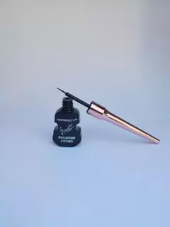 delineador liquido liner negro Beauty Model a prueba de agua surtido