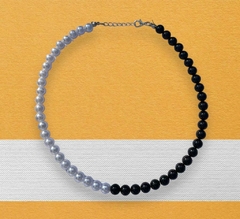 Collar perlas blanco y negro