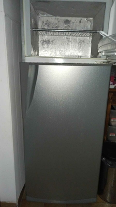 Heladera Gafa Gris Plata 330 lts. con freezer en internet