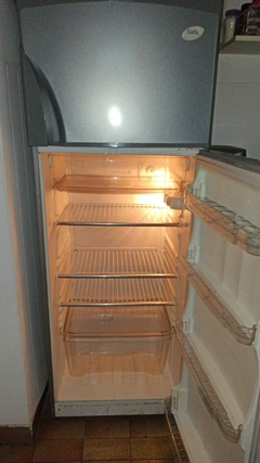 Heladera Gafa Gris Plata 330 lts. con freezer - rosarioya