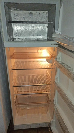 Heladera Gafa Gris Plata 330 lts. con freezer - tienda online