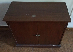 Mesa TV 2 puertas c/ ruedas - comprar online