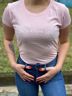 Baby Look Calvin Klein - 128 na internet
