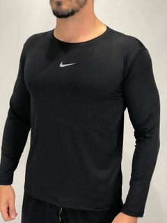 Segunda pele Nike - 252 na internet
