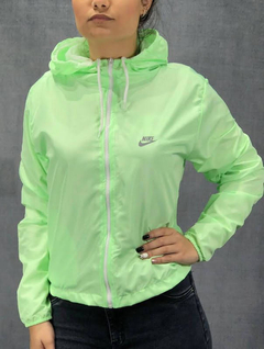 Corta vento Nike - 256 - comprar online