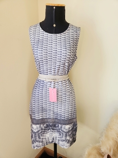 Vestido Cinza e Branco (novo) - P na internet