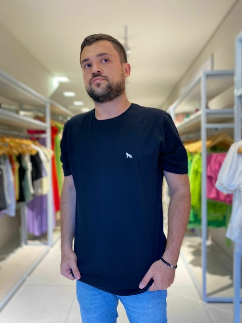 Camiseta Básica Acostamento c/ Lobo Costas