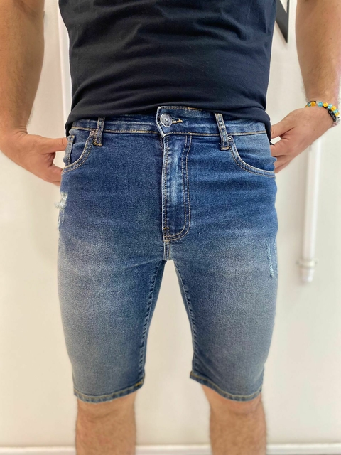 Bermuda Jeans Acostamento Detalhe Rasgado